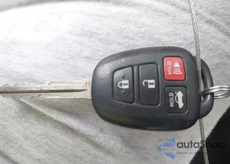 2015 Toyota Corolla Le Eco z USA, uszkodzony, nr VIN 5YFBPRHE9FP274613